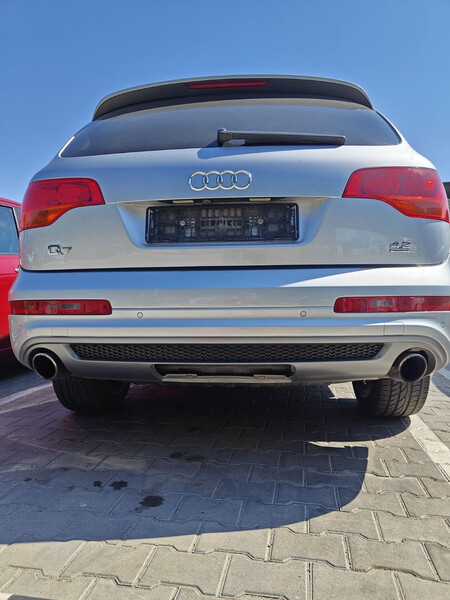 Решетка в задний бампер Audi Q7 2007 г.  2.0 л электро Одесса