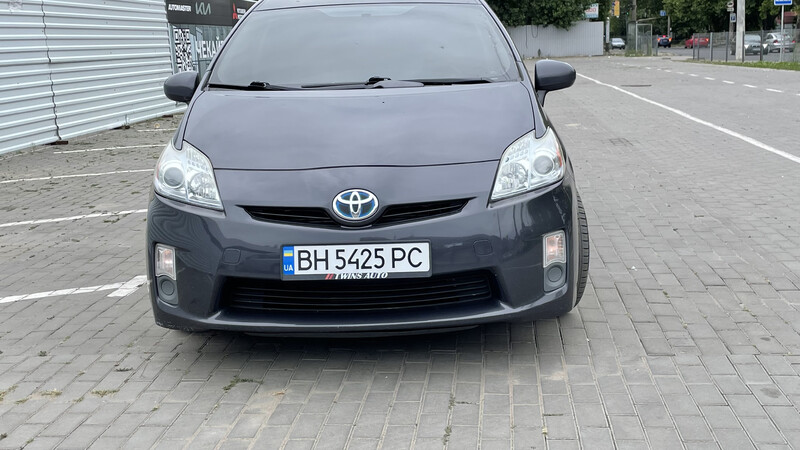 Противотуманная фара Toyota Prius хэтчбек 2009 г.  1.8 л бензин