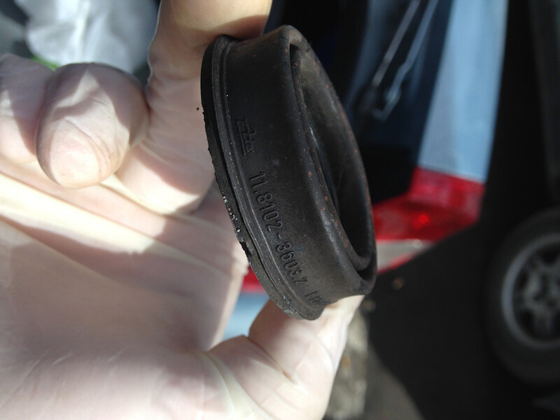 Пыльник суппорта Volvo V50 2011 г.