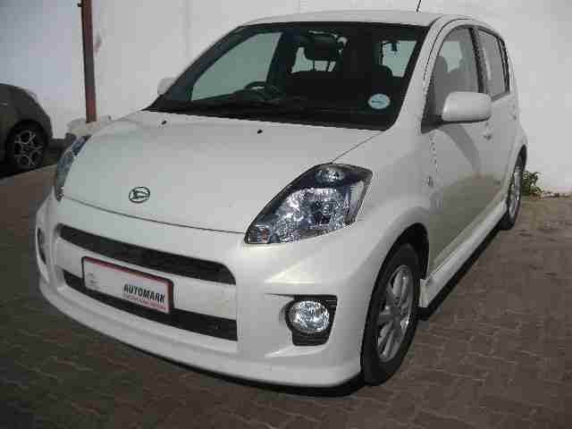 Решетки переднего бампера верхняя и нижняя Daihatsu Sirion  2008 хэтчбек 1.3 Бензин Киев
