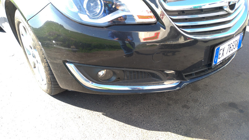 Накладка бампера Opel Insignia A универсал 2014 г.  2.0 л дизель Ровно