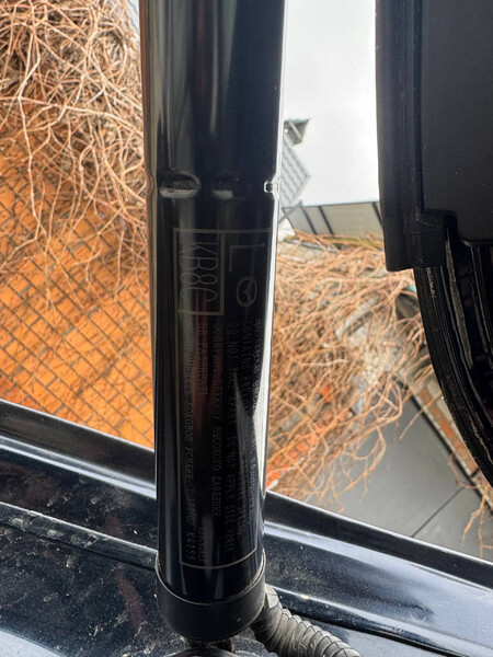 Амортизитор багажника Mazda CX-5 2.5 AWD (бензин) 2017 