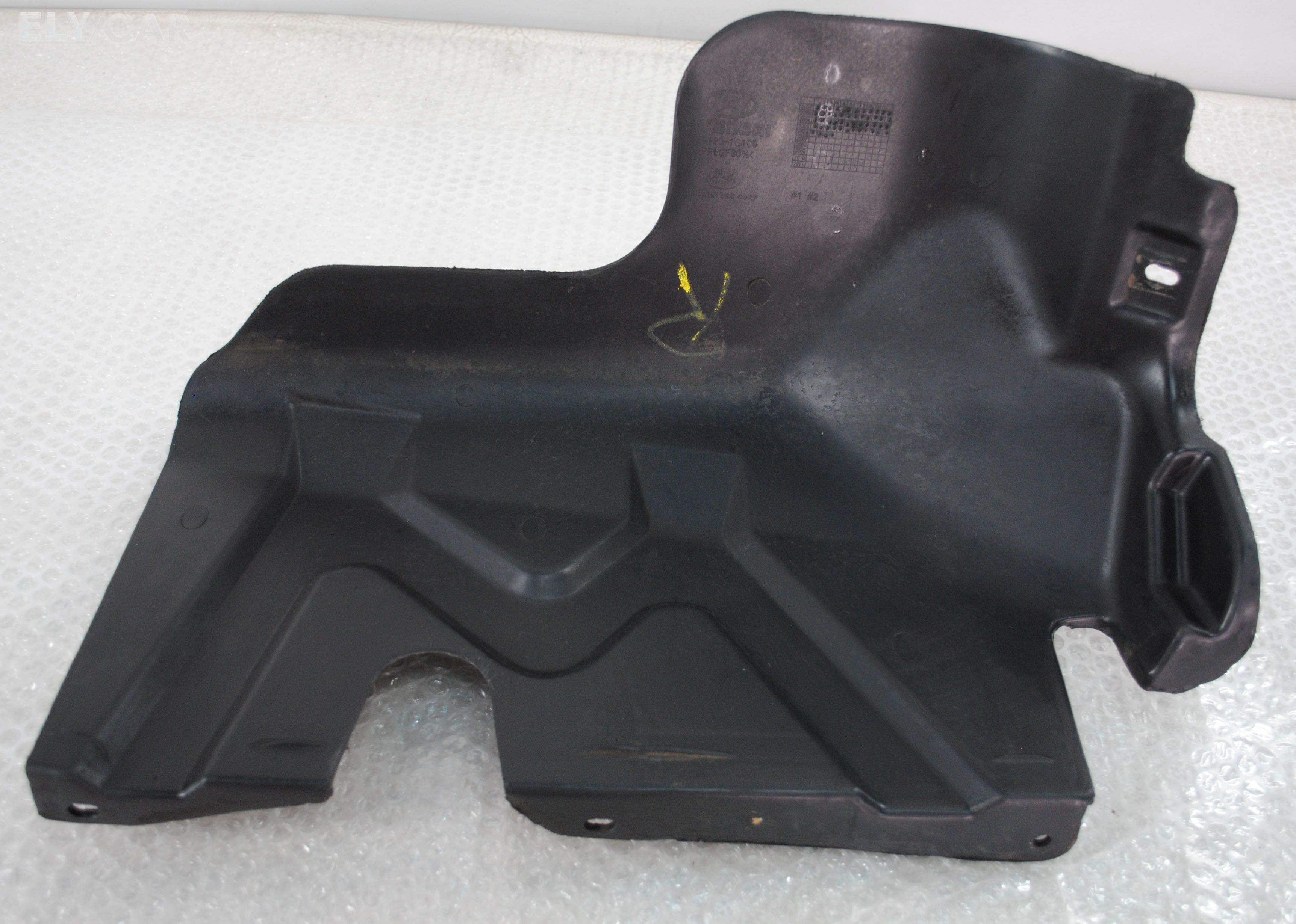 Защита моторного отсека правая(уголок) Hyundai Getz  2007 1.4 Бензин 