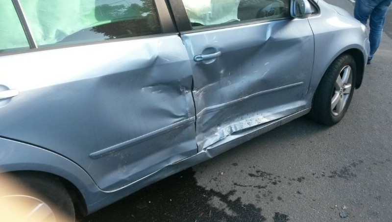 Порог правый с средней стойкой Volkswagen Golf Plus  2010 хетчбек 1.6 Бензин 