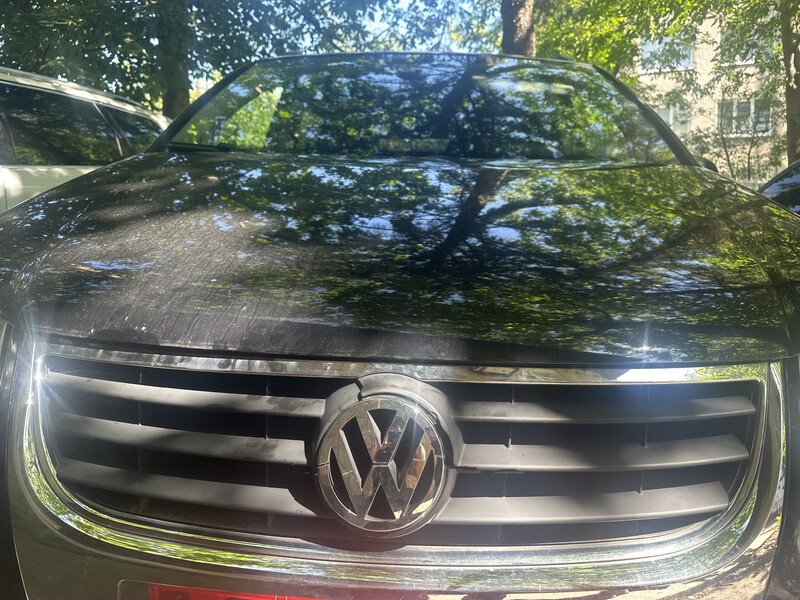 Решетка передняя Volkswagen Touran  2008 хэтчбек 1.4 Бензин 