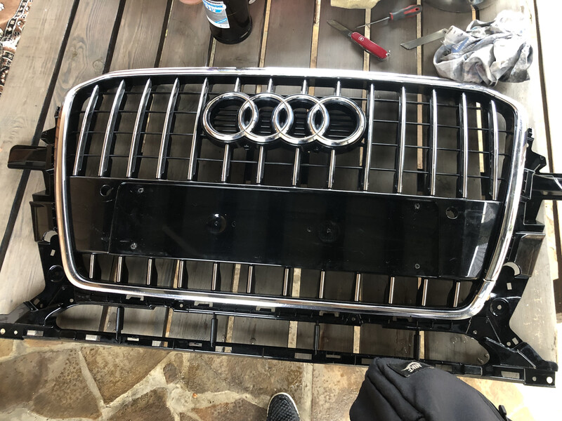Рамка решетки радивтора Audi Q5  2014 20.0 Дизель 