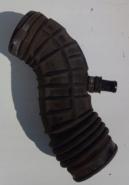 Патрубок воздушный Iveco TurboDaily  2011 3.0 Киев