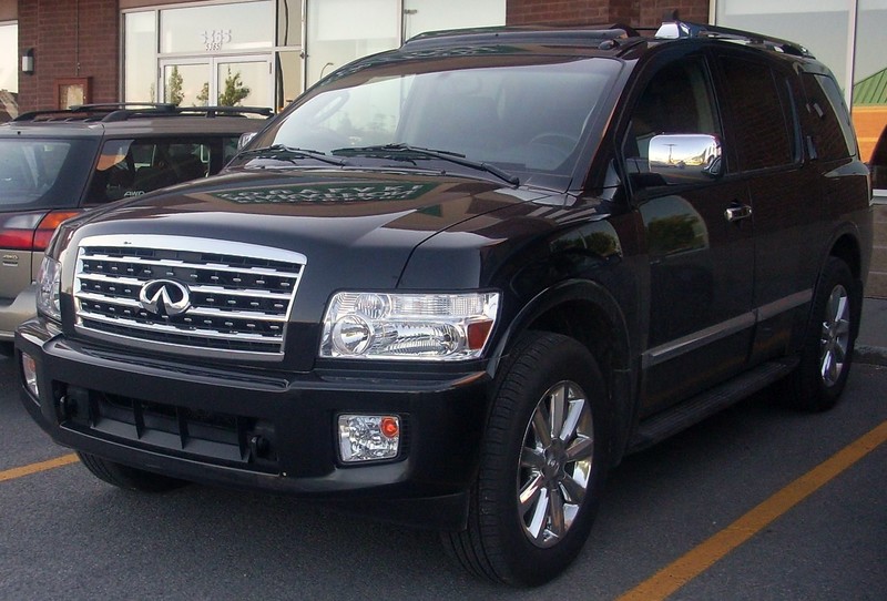 Накладка порога правая,  накладка крыла правого переднего. Infiniti QX  2006 5.6 Бензин Черновцы
