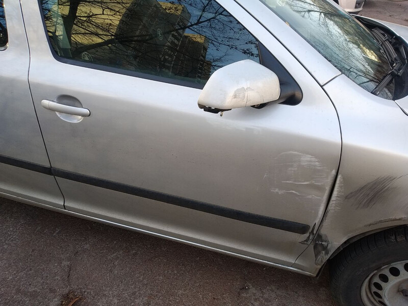 Зеркало правое Skoda Octavia A5  2007 универсал 1.6 Бензин Киев