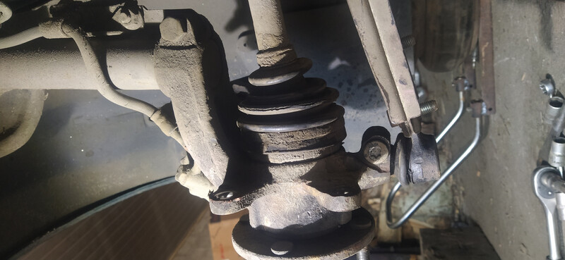 Поворотний кулак Ford Escort універсал 1998 р.  1.6 л бензин Нікополь