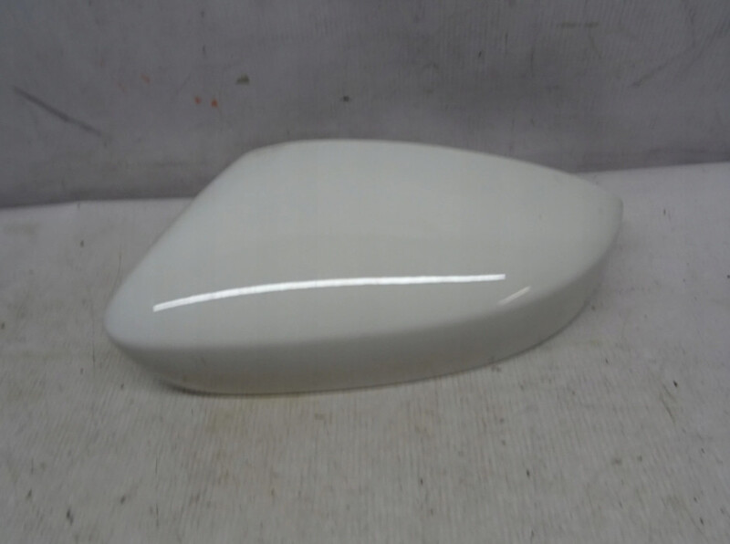 Корпус накладка зеркала левая Volkswagen Polo 5  2011 1.6 Бензин Киев