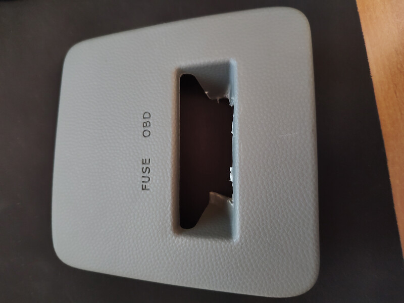 Крышка заглушка в торпедо под obd Kia Soul 2  2015 хетчбек 1.0 Электро 