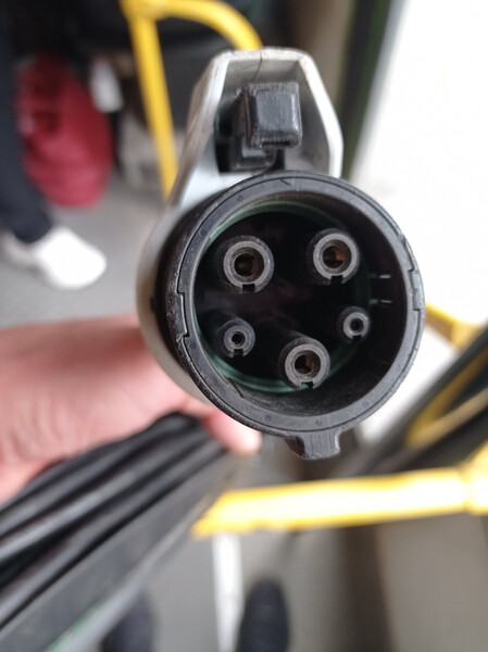 Зарядний пристрій Nissan Leaf  2018 хетчбек  Электро 