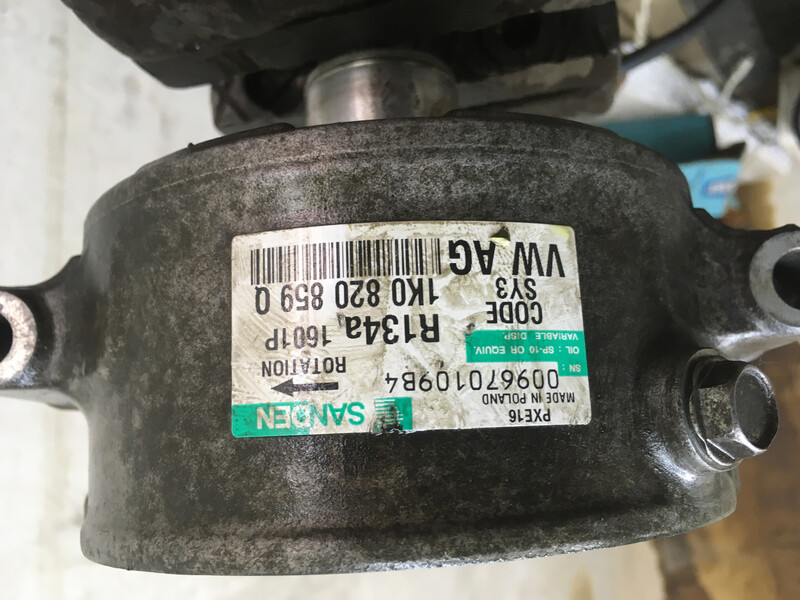 Компрессор кондиционера 1K0 820 829 Q   Seat Altea XL