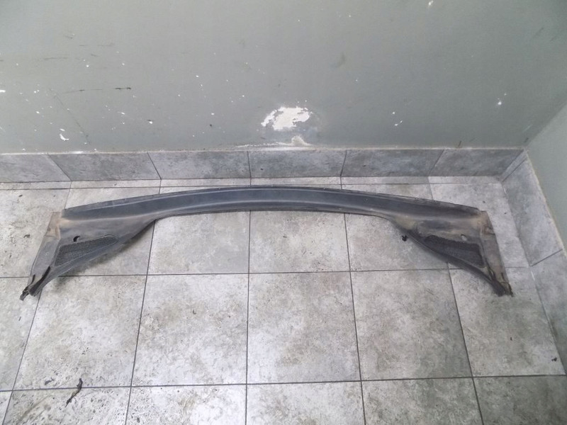 Жабо Peugeot 307  2002 хетчбек 2.0 Бензин 