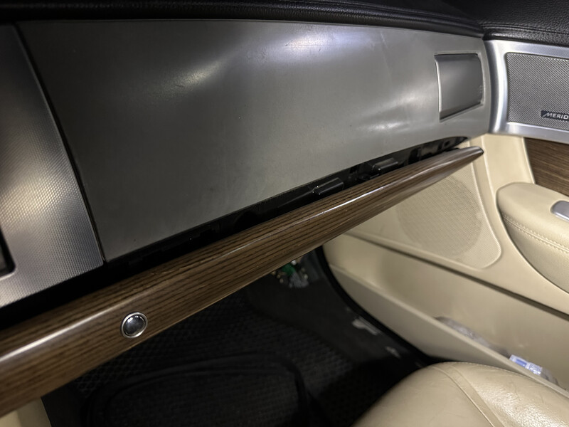 Накладка торпедо Jaguar XF  2014 2.0 Бензин 