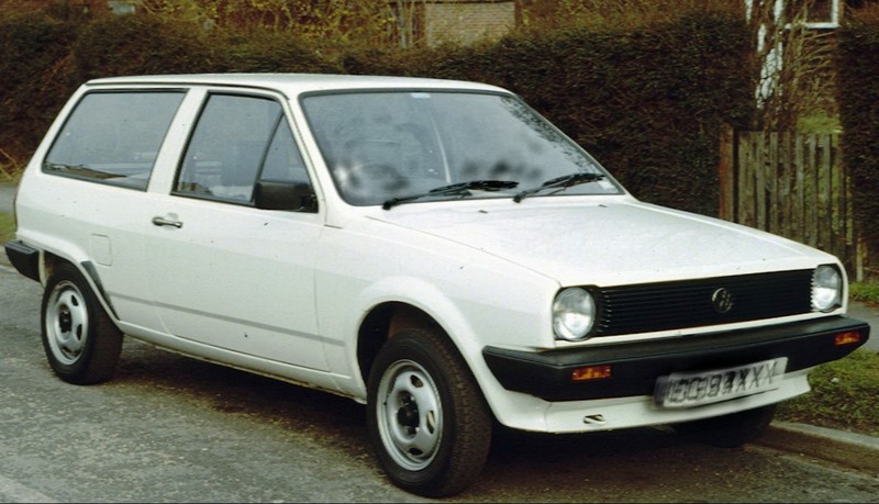 Лобове стікло.крило праве..капот..фара права ..решотка радиатора Volkswagen Polo 2  1989 купе 1.0 Бензин Бучач