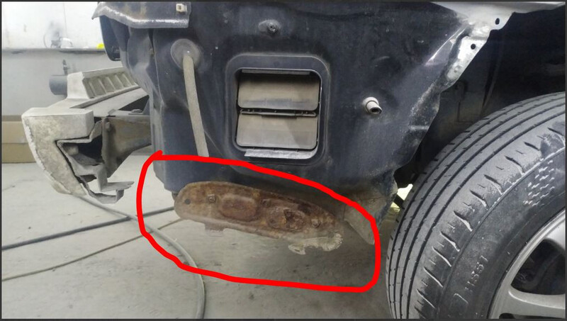 Кронштейн бампера Subaru Forester SG  2005 Ровно