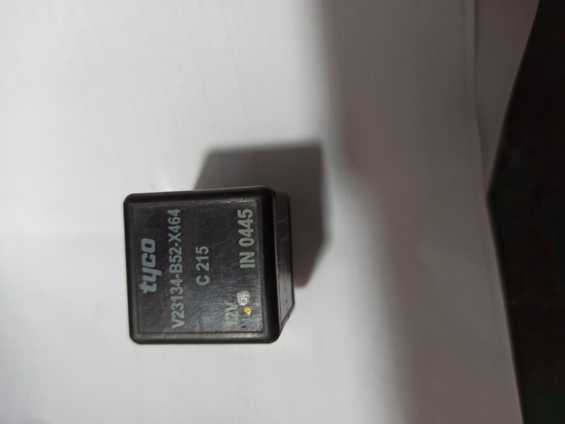 V23134-b52-x464 Mazda 3 BK 2005 г.  1.6 л бензин Каменское