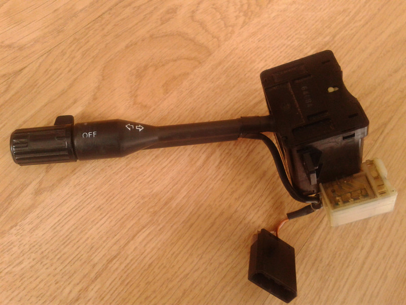 Підрульовий перемикач світла Nissan Bluebird  1986 універсал 2.0 Дизель 