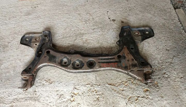 Передній підрамник 5120112380   Toyota Corolla