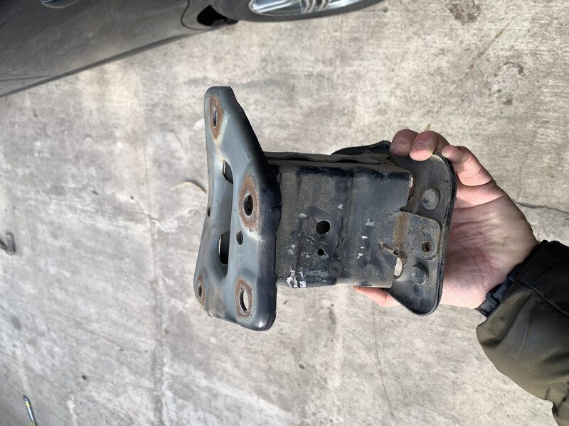 Кронштейн усилителя бампера левая Nissan Tiida C11  2008 1.6 Бензин Одесса