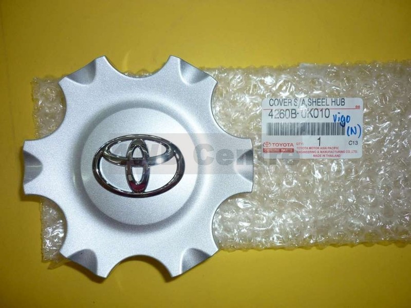 Колпачок ступицы Toyota Hilux  2010 2.5 Дизель Луцк