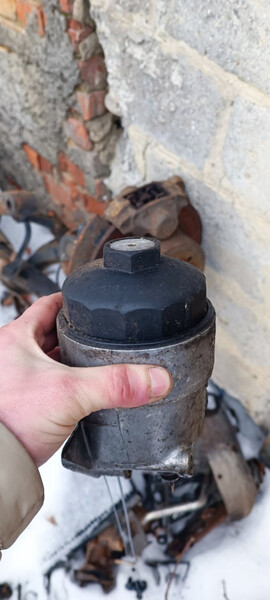 Кришка масляного фільтра Volkswagen Sharan  1996 універсал 2.8 Бензин 