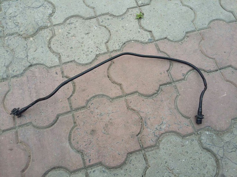 Патрубок системы охлаждения 8V218B081BD   Ford Fiesta