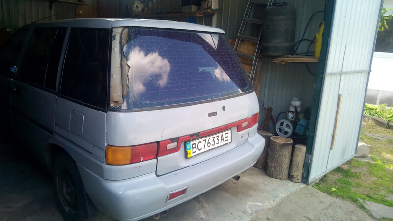 Стекло ляды Nissan Prairie  1992 универсал 1.6 Бензин Хмельницкий