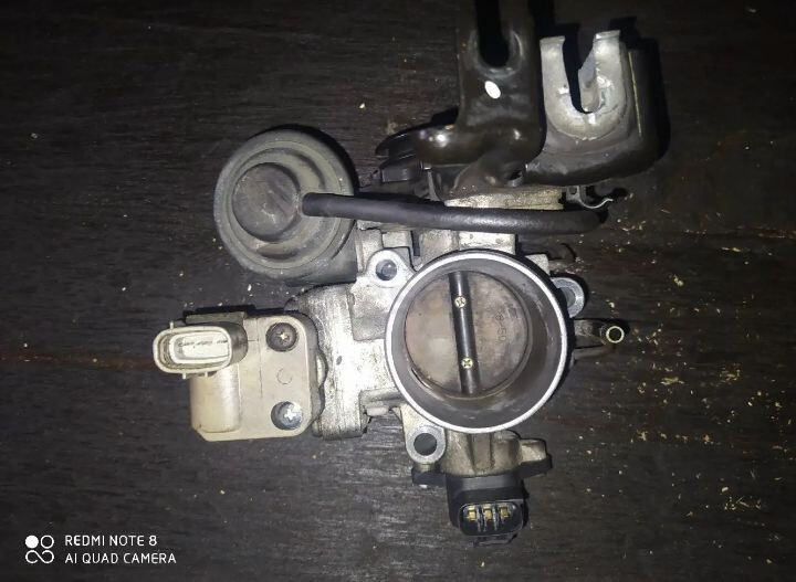 Дросельна заслінка в зборі 2221003060   Toyota Camry