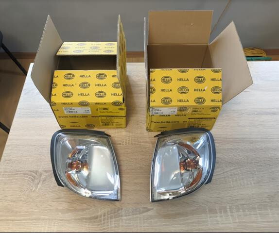 2 передні повороти Nissan Terrano II 2004 г.  2.5 л дизель