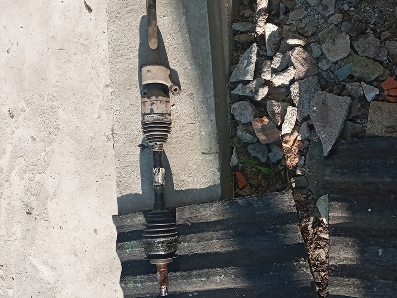 Передний прывод в заборе Suzuki SX4  2011 Подгородное