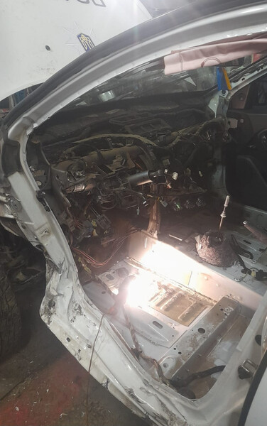 Передняя стойка перед левой двери,порог Renault Duster  2020 1.5 Дизель Сумы