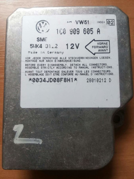 Блок керування SRS 1C0909605A   Volkswagen Golf