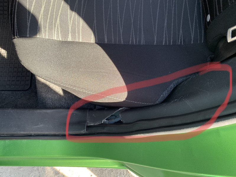 Накладка порога Mazda 2  2009 хэтчбек 1.5 Бензин Киев