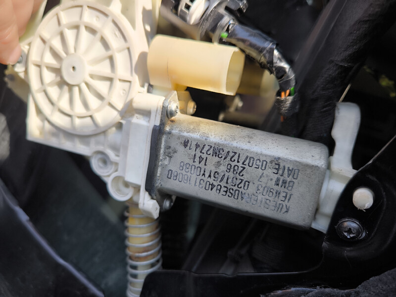 Стеклоподъемник левый BMW 1 Series M купе 2012 г.  3.0 л бензин Львов