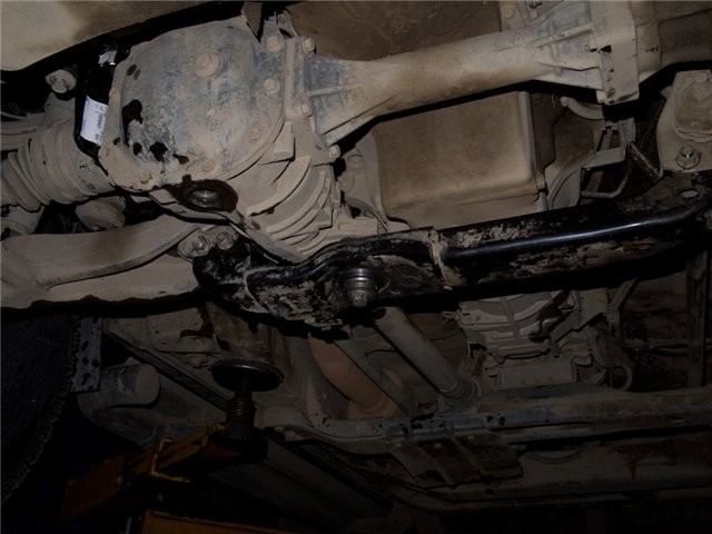 Подушка двигателя задняя (подушка переднего редуктора) или сайлентблок Hummer H3  2008 3.7 Бензин Киев