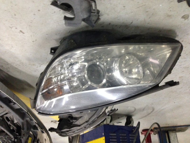 Фара левая A2048208361   Mercedes C-Class