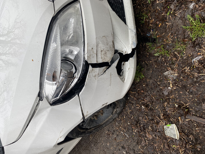 Фара передняя адаптивный галоген Skoda Fabia Rs 2011 универсал 1.4 Бензин Киев