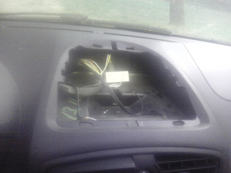 Накладка на торпедо Renault Clio  2008 1.2 Бензин 