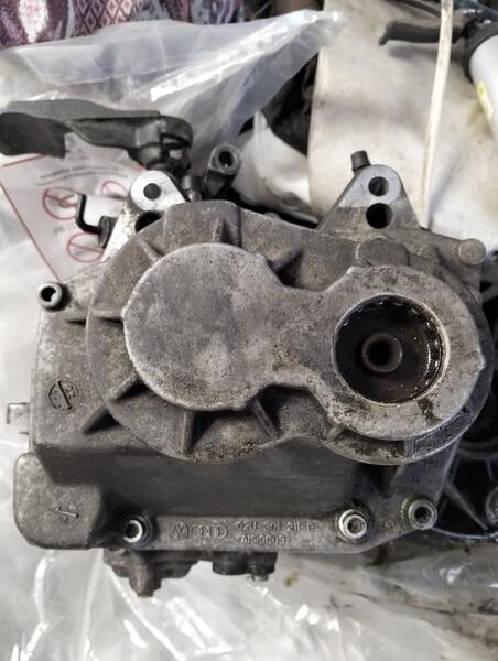 Задняя крышка коробки передач Volkswagen Jetta 5  2006 1.6 Бензин Днепр