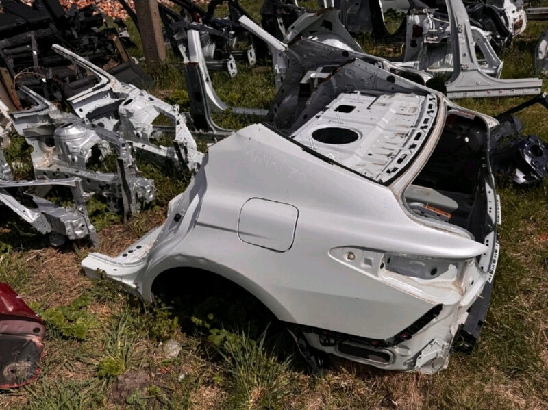 Задня частина кузова суцільна дві четвертини разом camry 70 Toyota Camry 70  2019 2.5 Бензин 