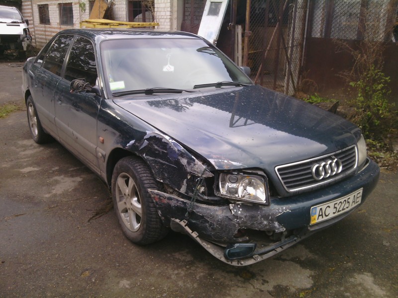Крило праве Audi A6  1994 2.6 Дизель Луцк