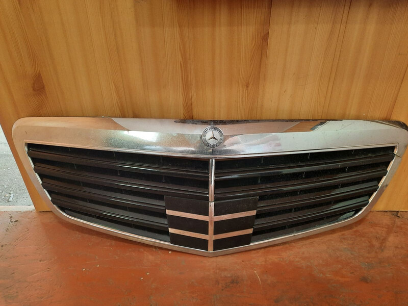 Решетка радиатора A2218800583   Mercedes S-Class