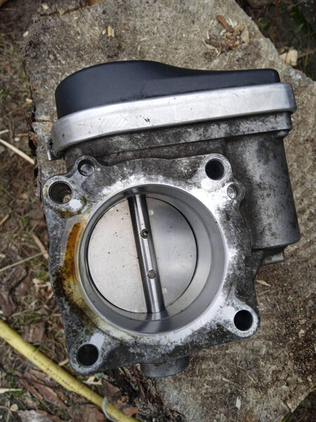 Дросельна заслінка MHB000130   Land Rover Freelander