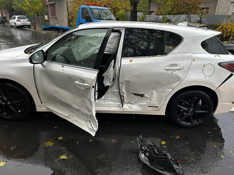 Дверь передняя левая Lexus CT хэтчбек 2017 г.  1.8 л гибрид Одесса
