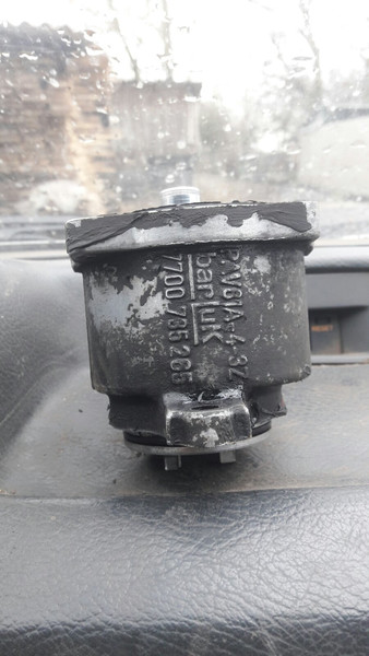 Вакуумный насос Renault 25  1989 2.1 Дизель Дубляны
