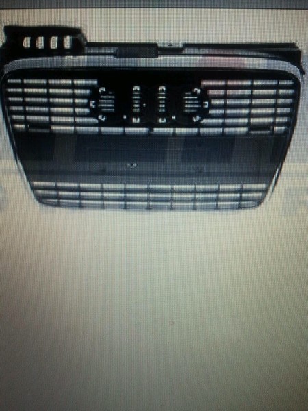 Решётка Audi A4  2007 1.8 Бензин Черкассы