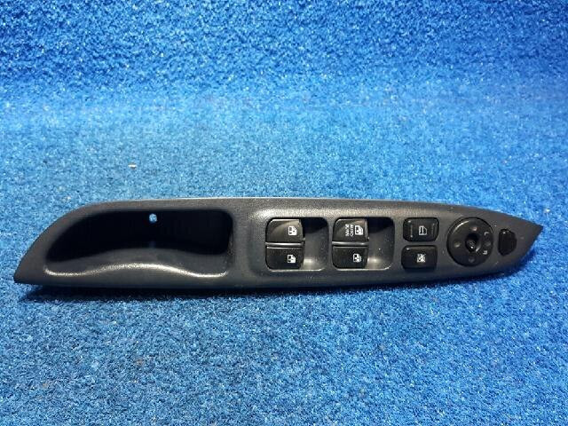 Карта двери Hyundai Accent  2008 1.6 Бензин 